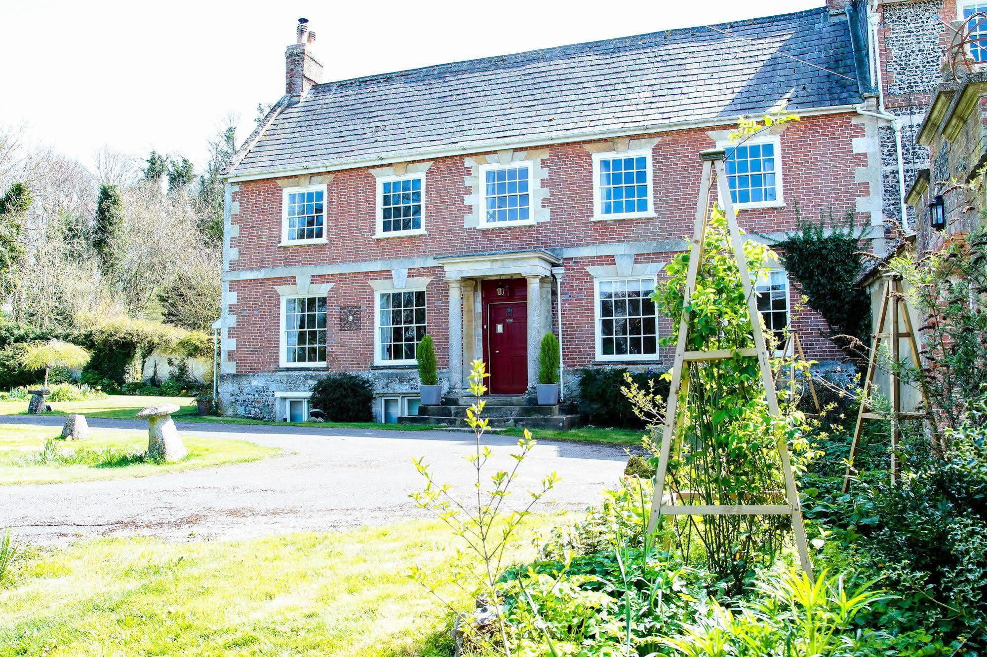 Rollestone Manor B&B And Restaurant Shrewton Exterior photo